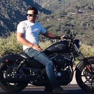 Meet your Posher, Adrian